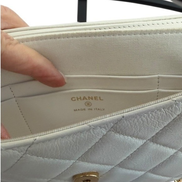 Chanel Mini Top Handle Flap Crossbody Bag White Quilted Lambskin Gold HW - Picture 10 of 15